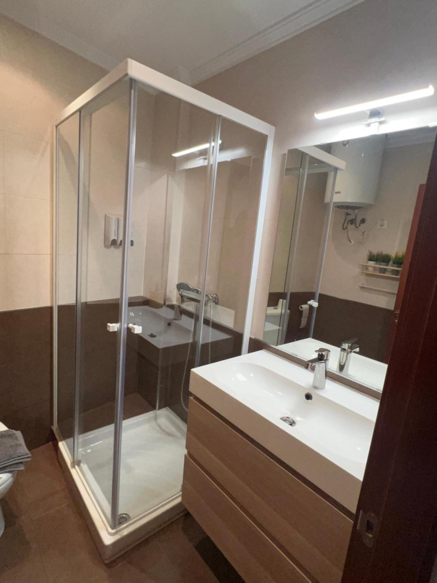 Apartamento A Estrenar ,Con Vistas Al Mar Y Aparcamiento Gratis En El Casco Viejo-Centro-Zona Portuaria Vigo Exterior foto